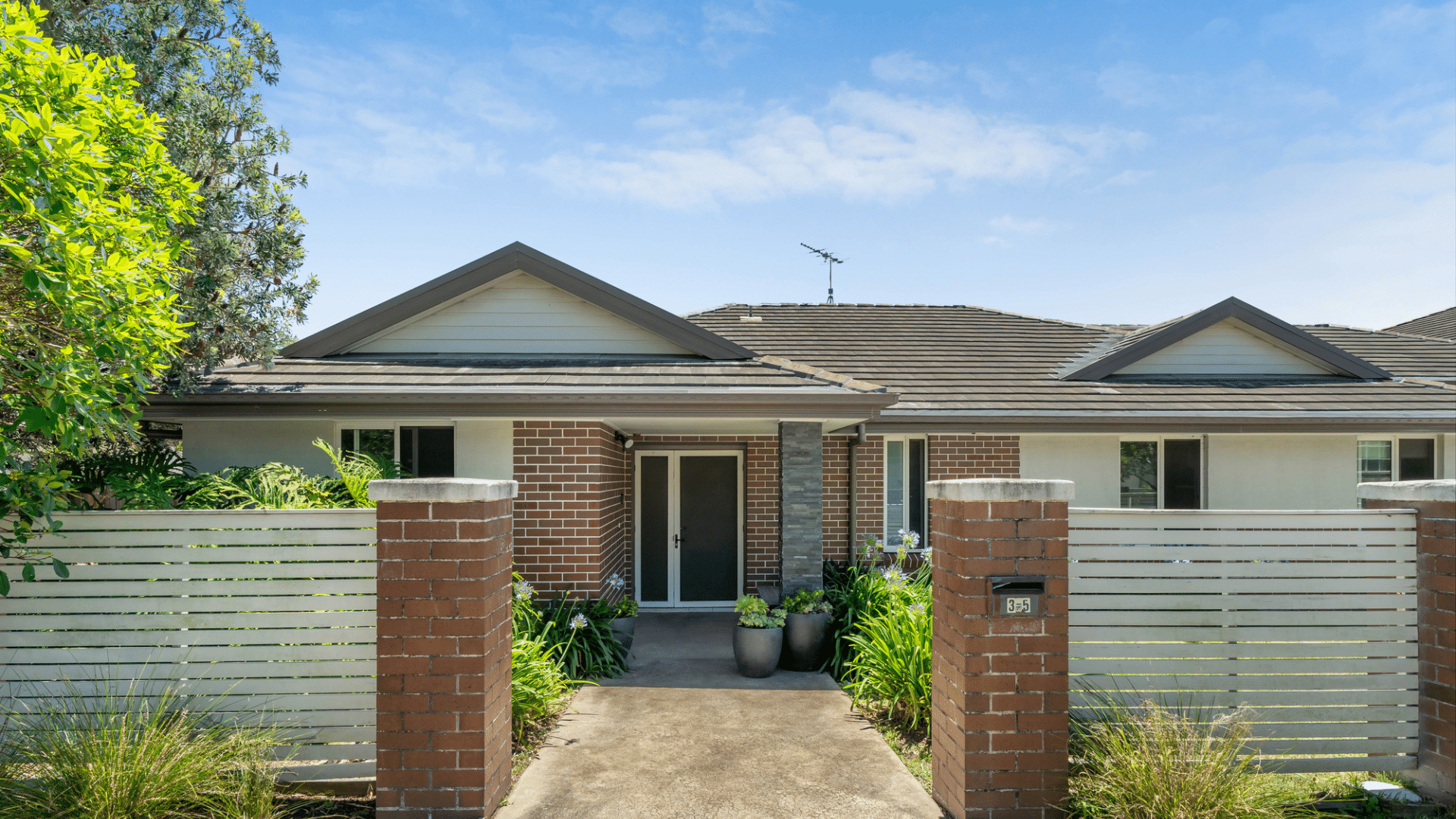 Beacon Hill 2 (16060)_Front