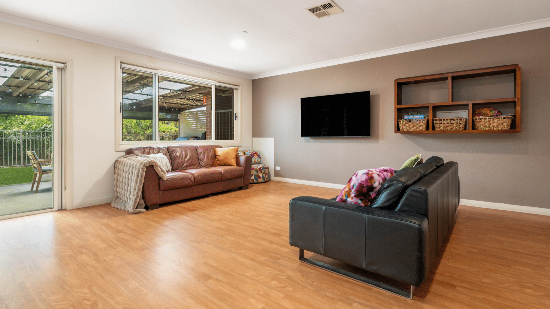 Beacon Hill 2 (16060)_Living