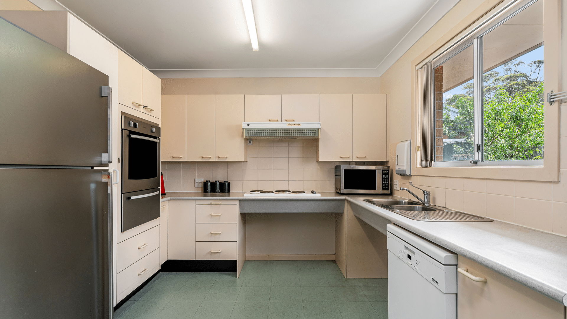 Narraweena (11193)_Kitchen