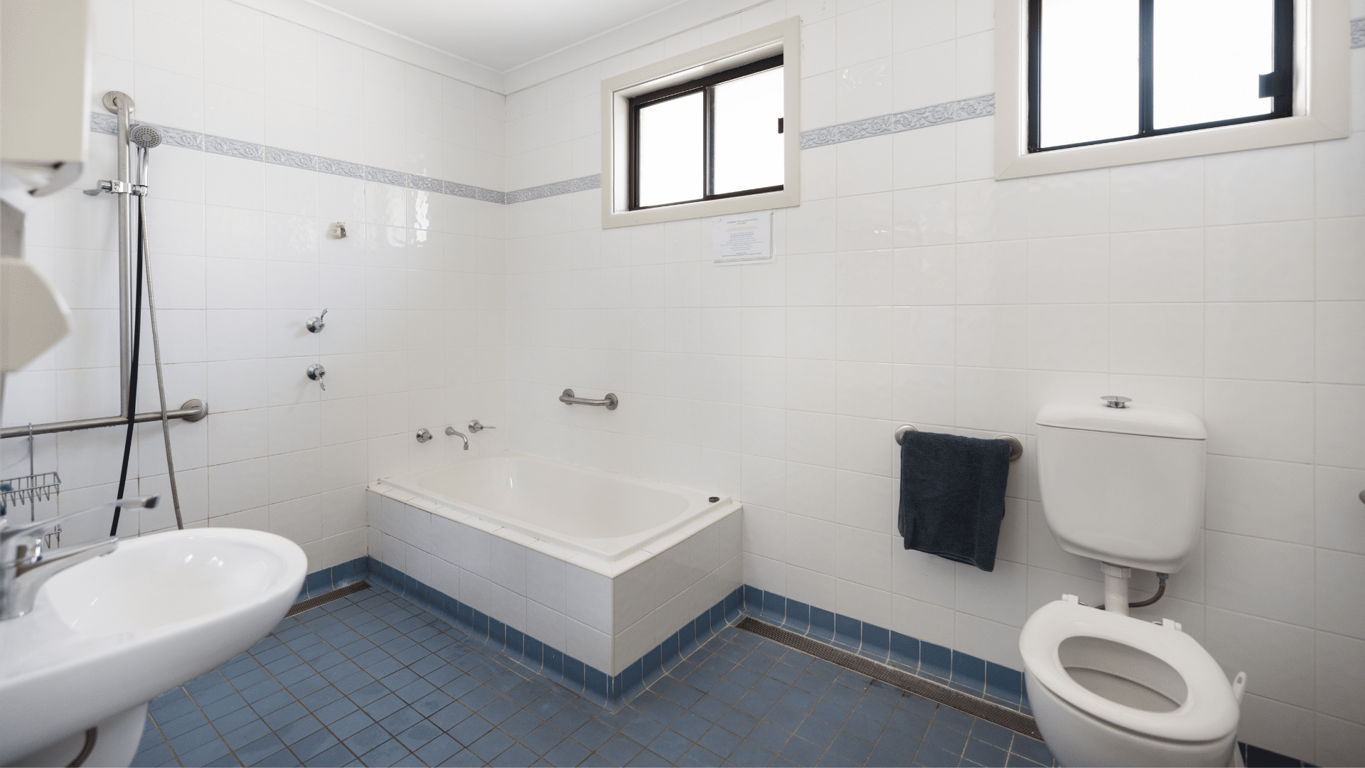 Normanhurst 3 (16089)_Bathroom