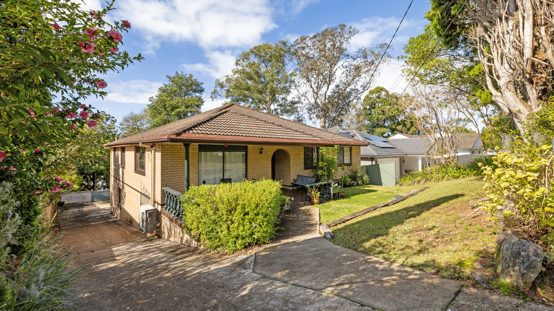 Normanhurst 3 (16089)_Front