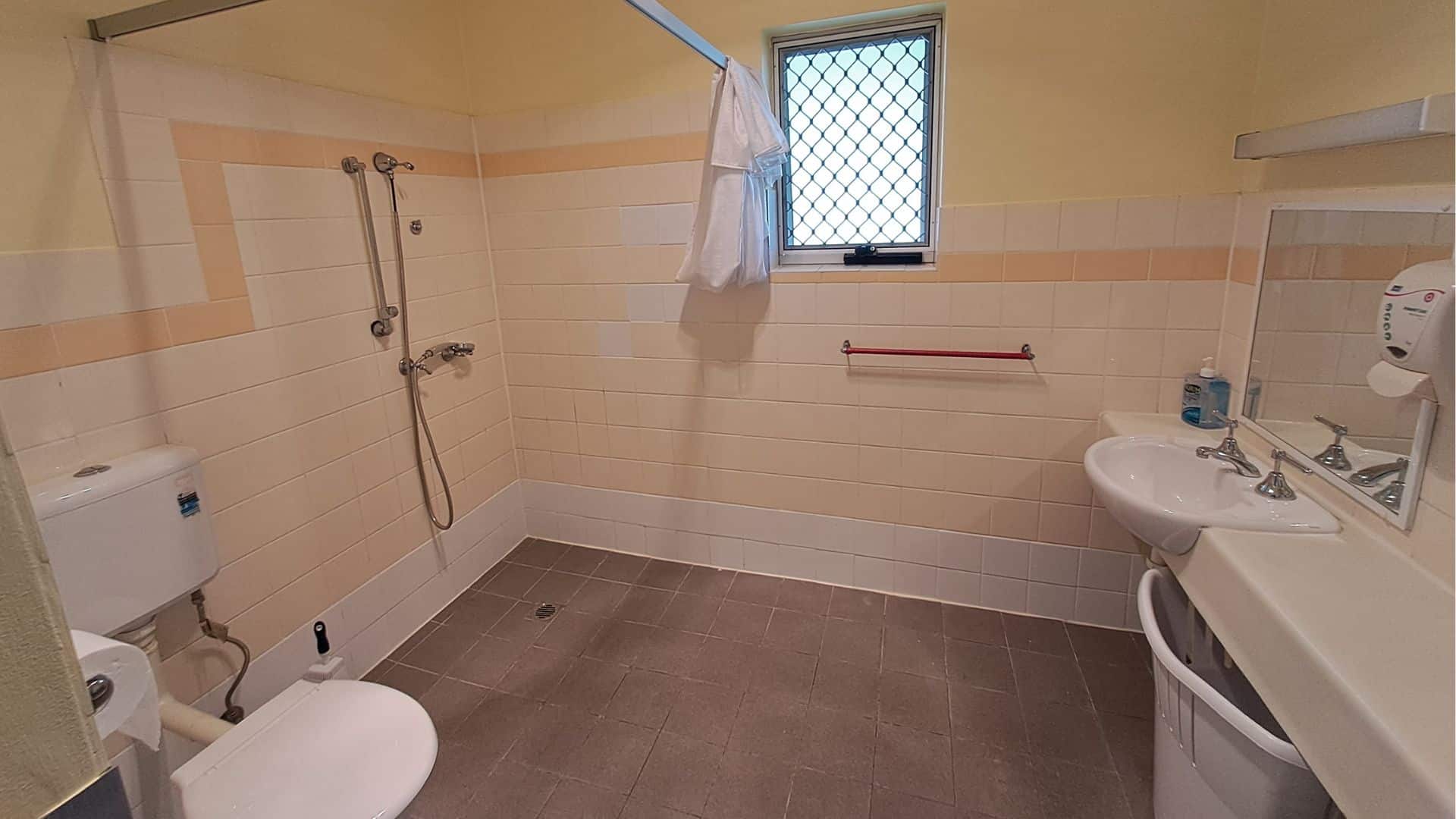 Supported Independent Living_Chester Hill_(14781)_image06_Bathroom