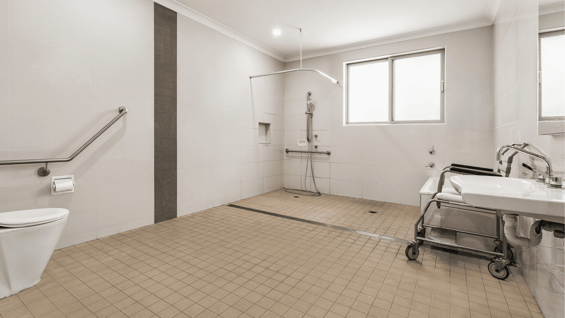 Churchill_Bathroom1