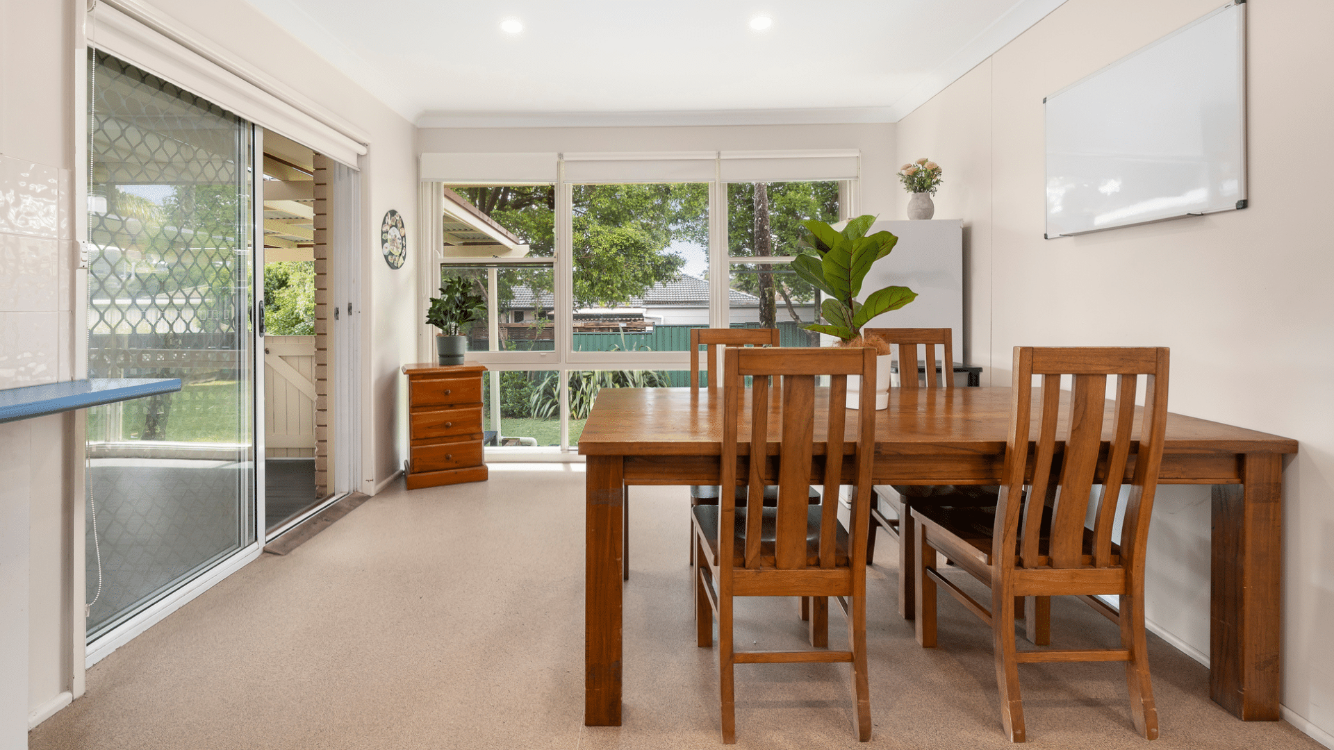 Belrose (16106)_Dining