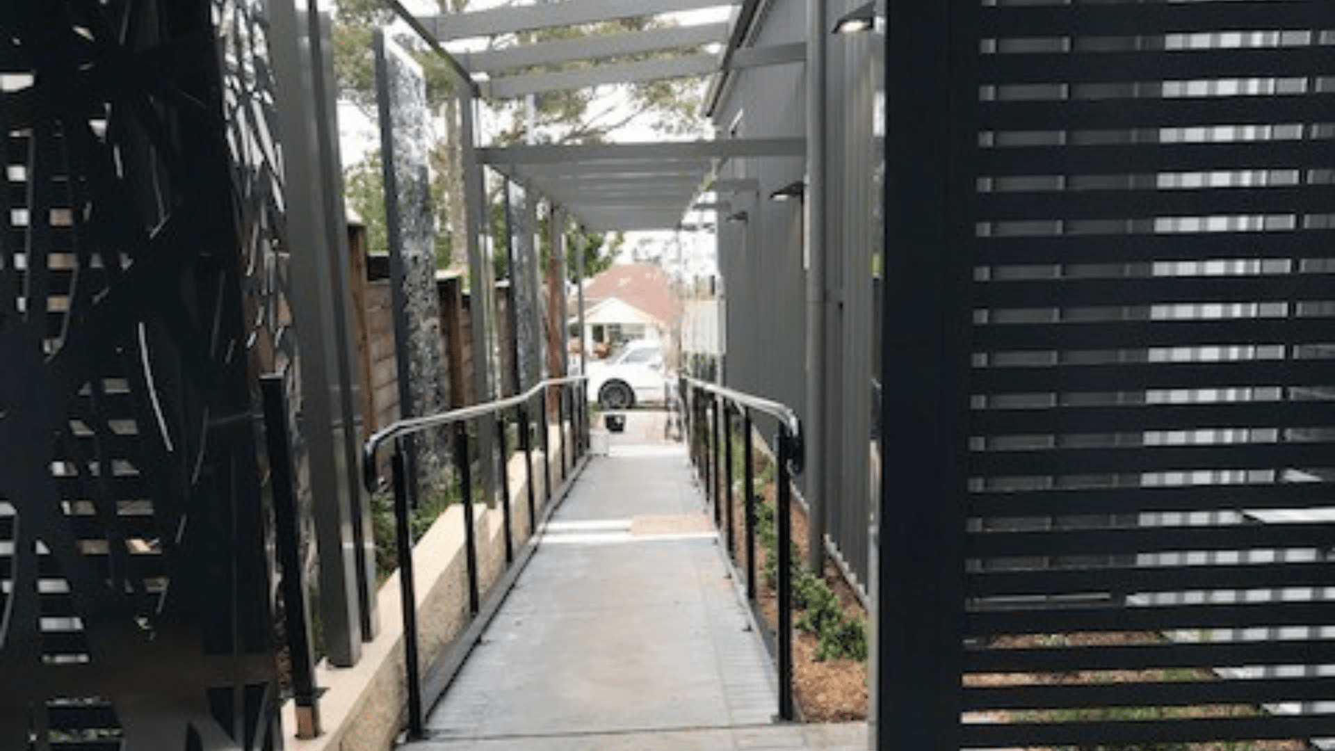 Belrose 3 (19105)_Entrance