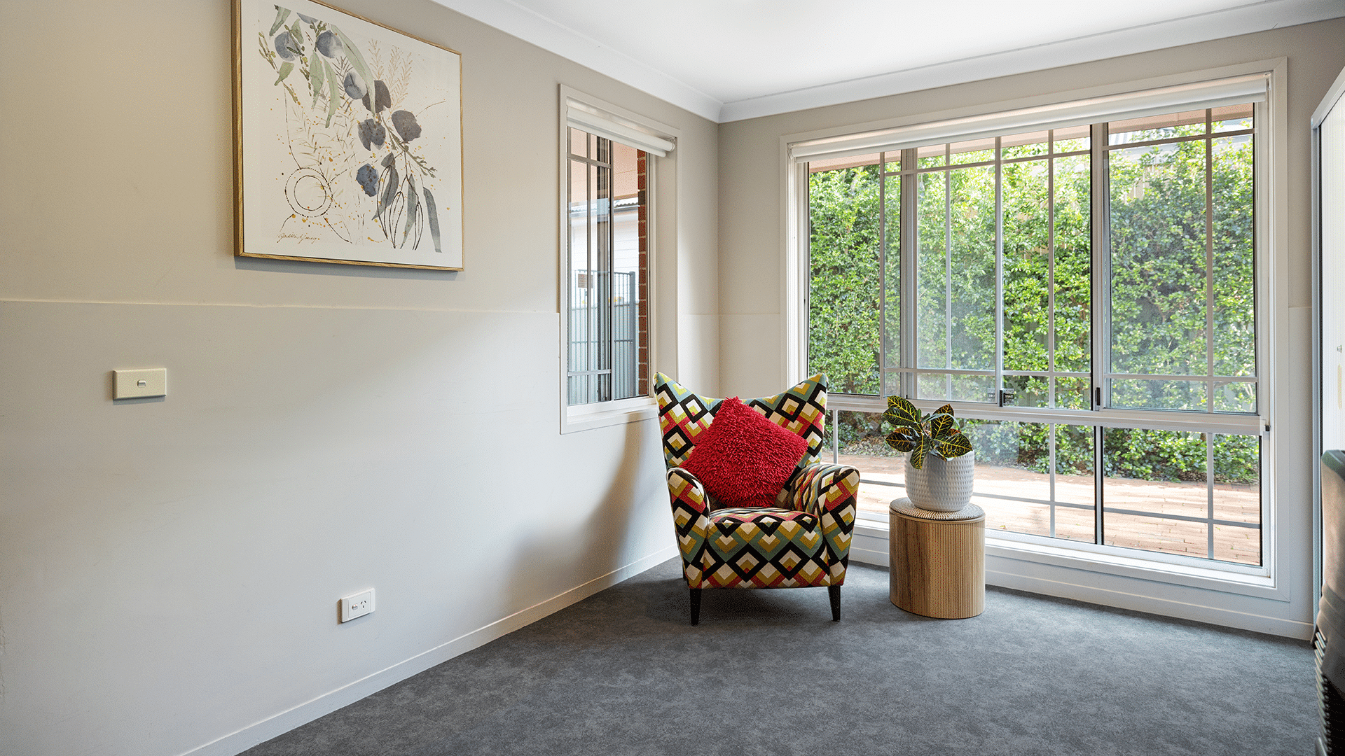 Supported-independent-living-dee-why-1-14783-sitting
